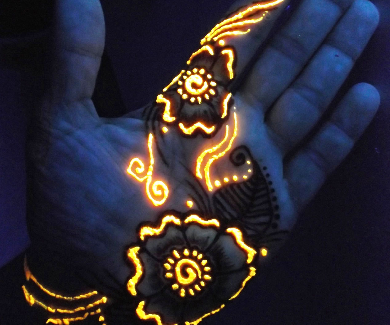 Glow In The Dark Henna Kit