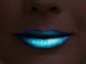 Glow In The Dark Lip Gloss | Million Dollar Gift Ideas