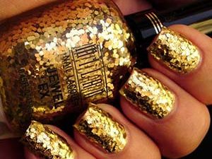 Gold Flakes Nail Polish | Million Dollar Gift Ideas