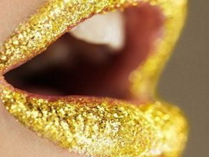 Gold Glitter Lips | Million Dollar Gift Ideas